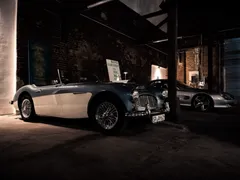 Classic Car Lounge