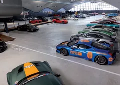 First Car Lounge - Lucerne